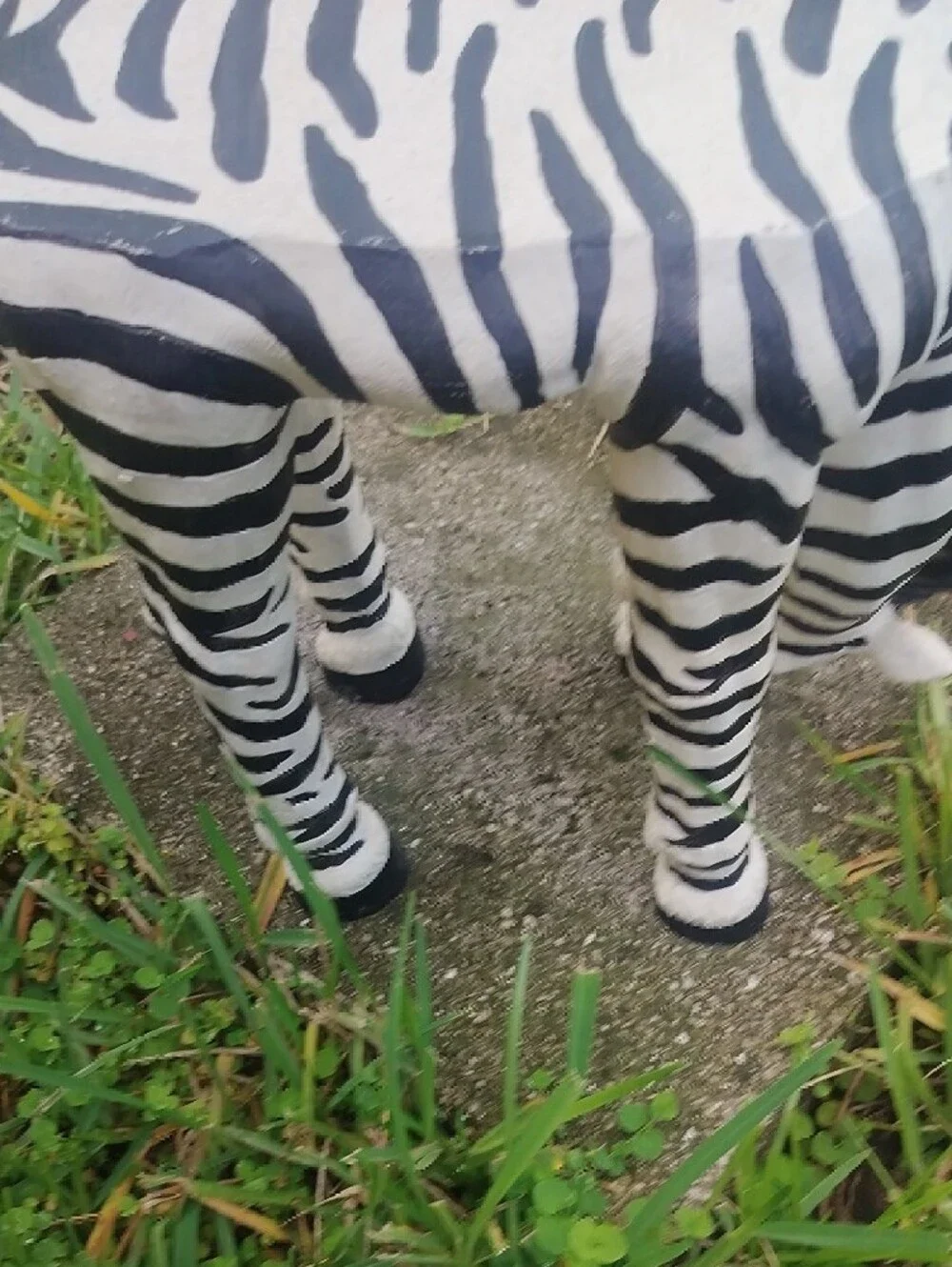 Pier 1 Vintage Wood Black and White Zebra Figurine Stool Mini Table